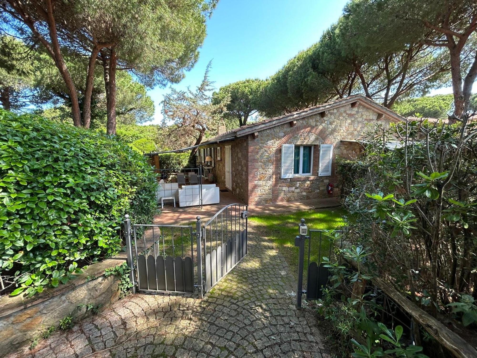 Villaggio I Sorbizzi Marina Di Bibbona Extérieur photo